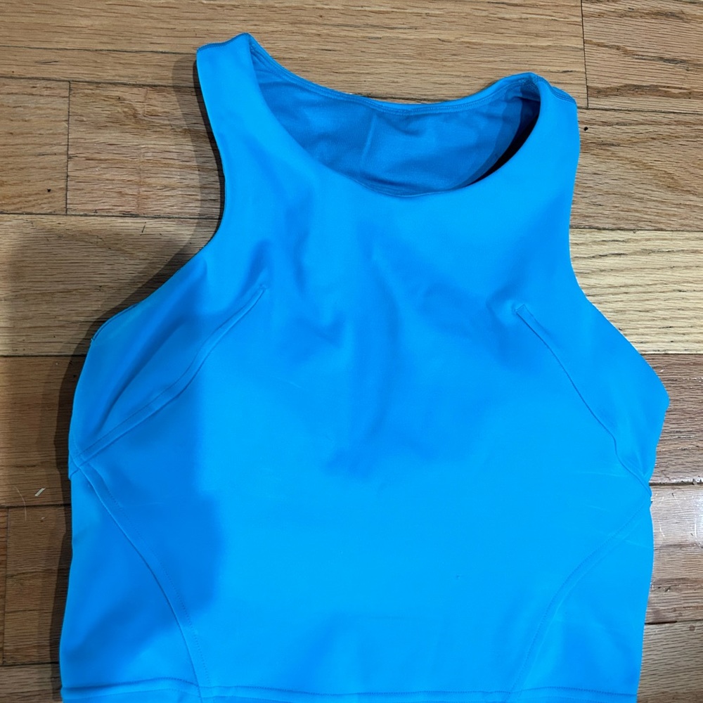 No tag but it is size 6! Really like it but just have to many